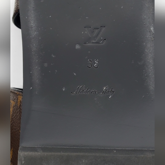 Louis Vuitton Bom Dia Mules - Picture 9 of 10